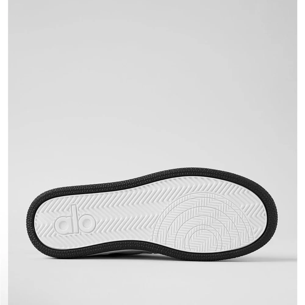ALO Recovery Mode Sneaker - Black/White